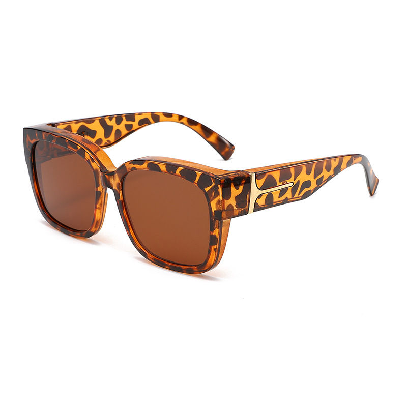 🕶️✨ Buy 1, Get 1 FREE! Women’s Oversized Square Sunglasses