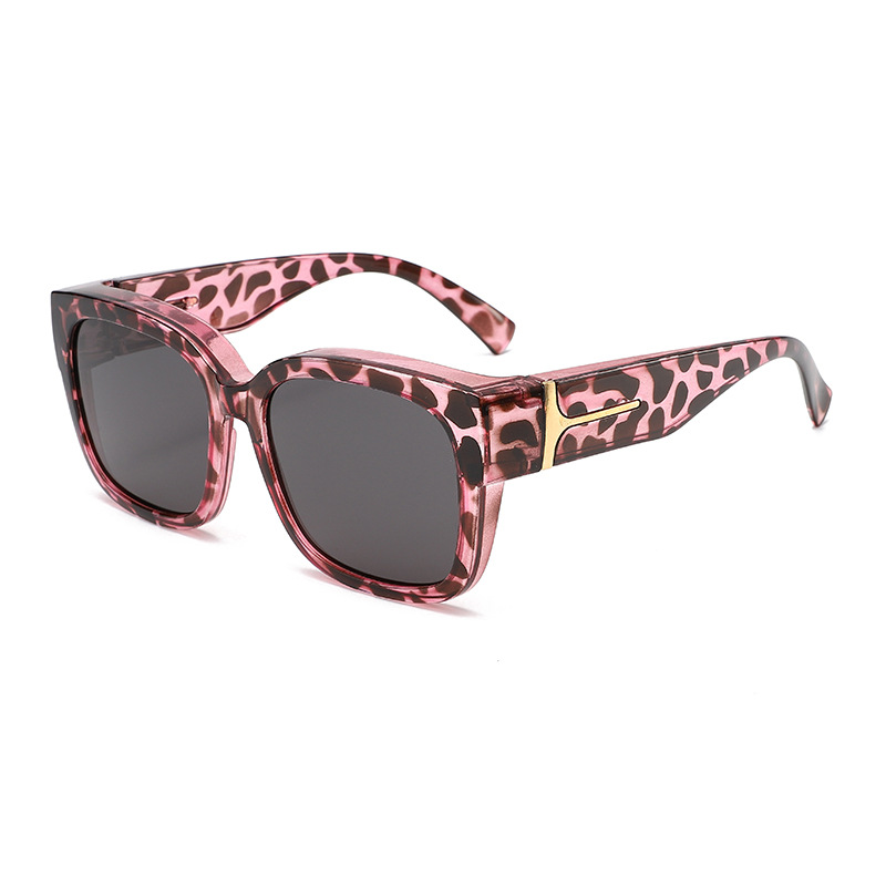 🕶️✨ Buy 1, Get 1 FREE! Women’s Oversized Square Sunglasses