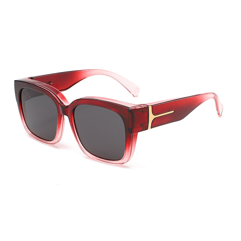 🕶️✨ Buy 1, Get 1 FREE! Women’s Oversized Square Sunglasses