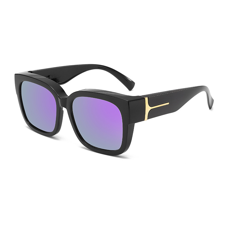🕶️✨ Buy 1, Get 1 FREE! Women’s Oversized Square Sunglasses