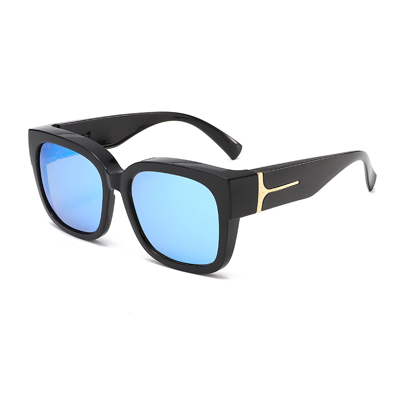 🕶️✨ Buy 1, Get 1 FREE! Women’s Oversized Square Sunglasses