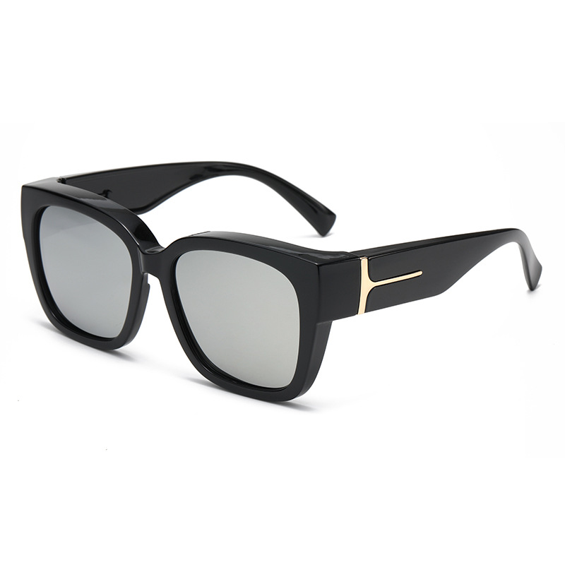🕶️✨ Buy 1, Get 1 FREE! Women’s Oversized Square Sunglasses