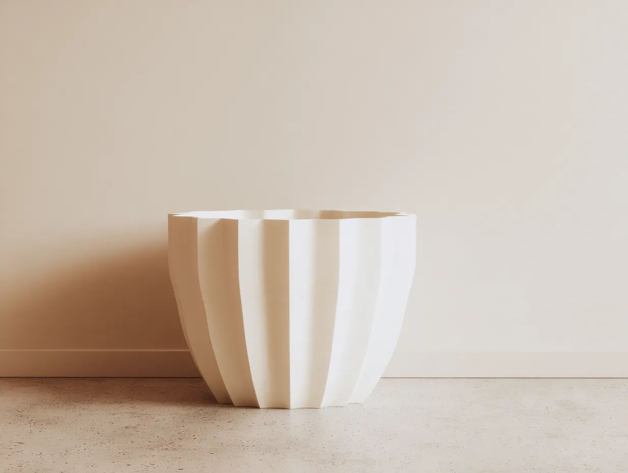 Vase aus Kunststoff 54x54x50 cm - Cremeweiß - gewellte Außenstruktur für Garten-Sariohaus