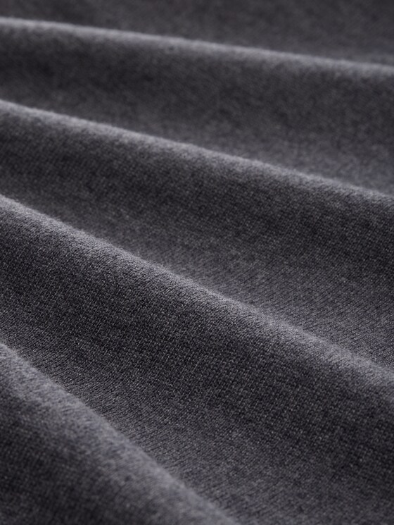 Knitted pullover with a V-neckline - evident anthracite melange