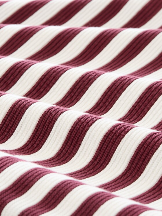 Cotton knitted jumper - preppy plum stripe