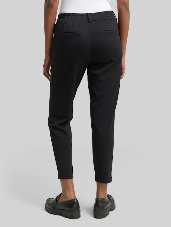 Relaxed-fit trousers with an elastic waistband - deep black