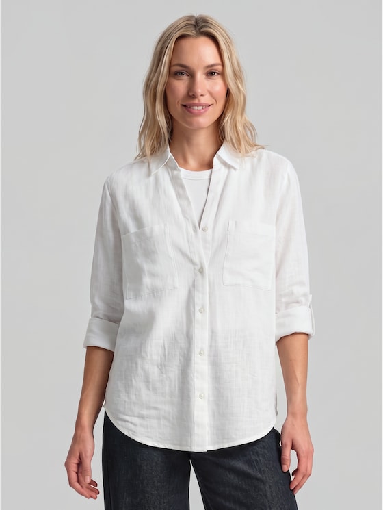 Blouse with breast pockets - White