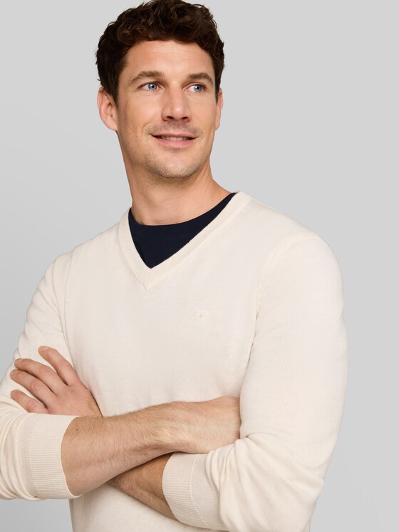 V-neck knitted jumper in cotton - soft buttercream melange