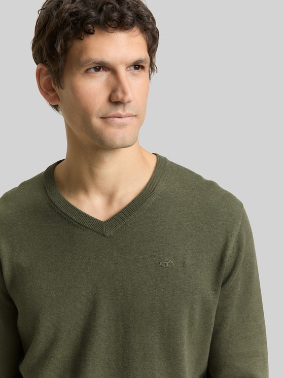 V-neck knitted jumper in cotton - tea leaf melange