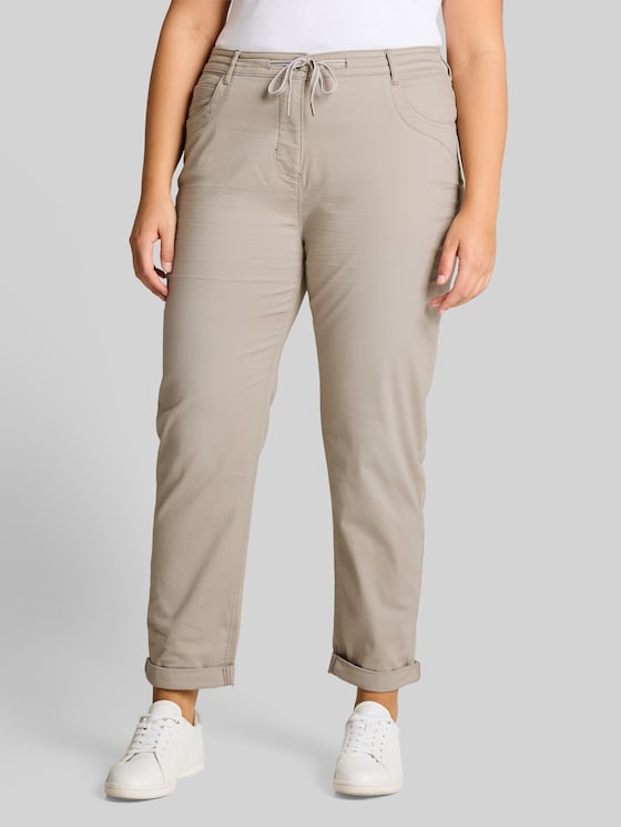 Plus Size – Cropped Slim Trousers - soft taupe grey