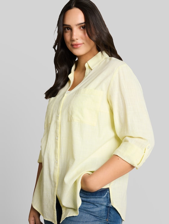 Plus Size - blouse with breast pockets - soft lemon