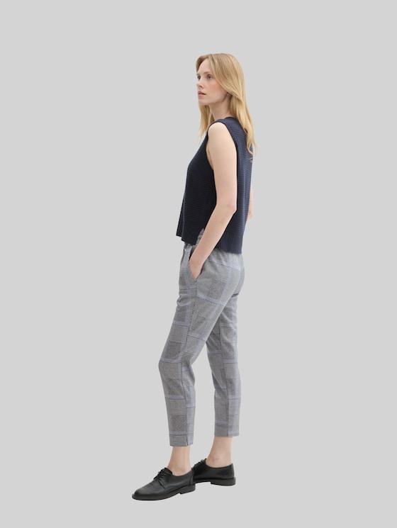 Loose check trousers in LENZING™ EcoVero™ - navy blue check