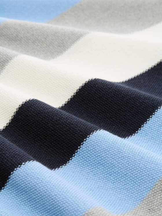 Round-neck knitted jumper - fjord blue grey stripe