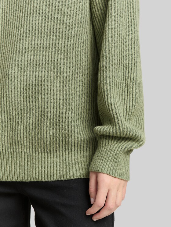 Ribbed sweater with a stand-up collar - pale bark green rib structure