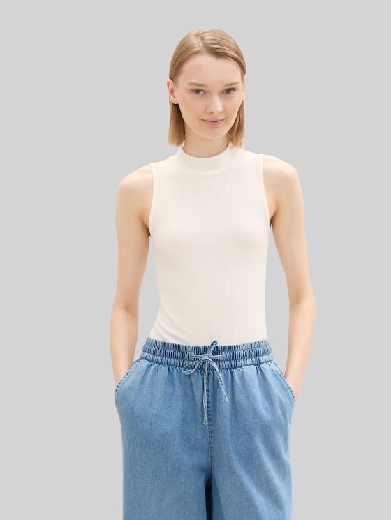 Ribbed top with stand-up collar - off white