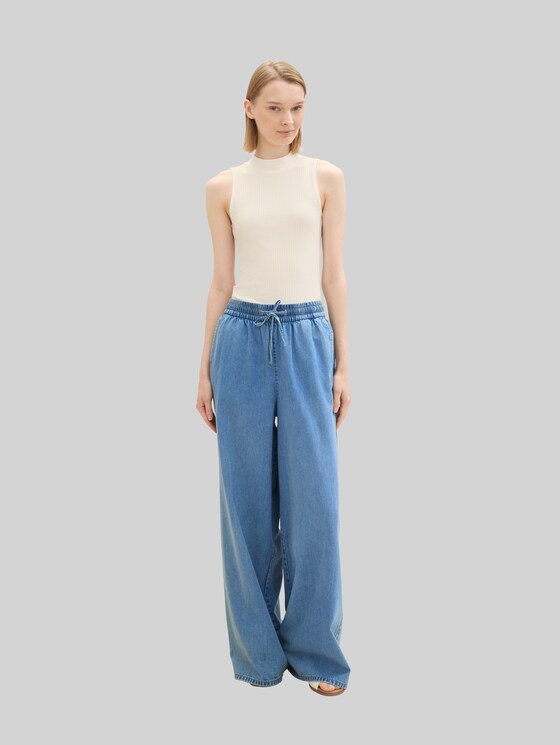 Ribbed top with stand-up collar - off white