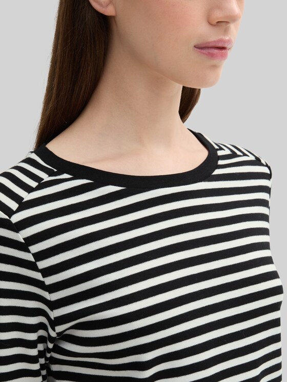 Long-sleeved top with a striped pattern - black white stripe