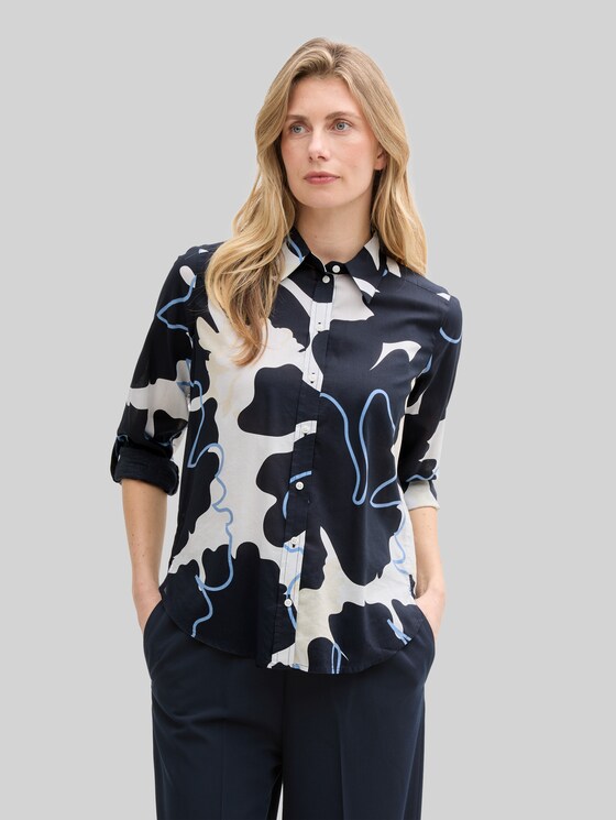 Blouse with pattern - big floral shapes design