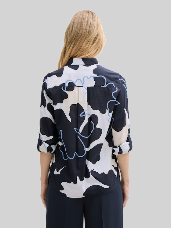 Blouse with pattern - big floral shapes design