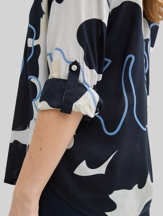 Blouse with pattern - big floral shapes design