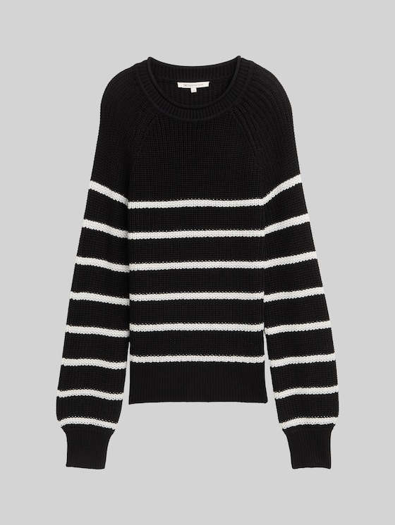 Knitted jumper with slightly puffed sleeves - placed black white stripe