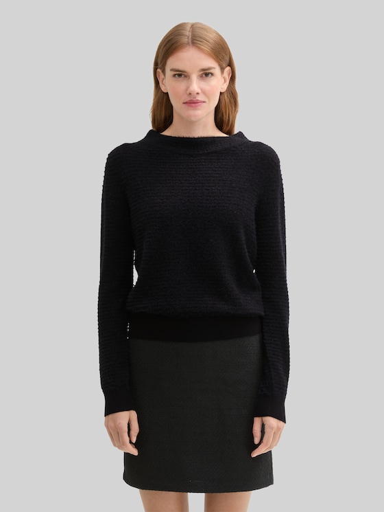 Knitted jumper in feather yarn - deep black