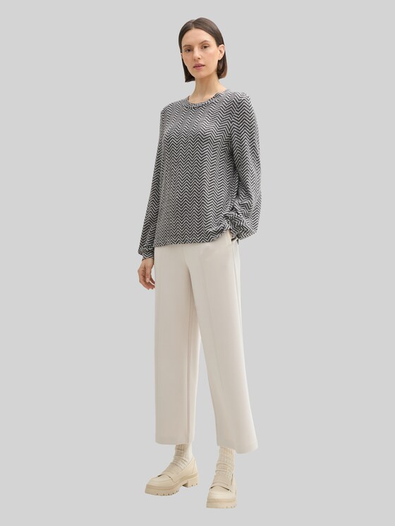 Long-sleeved shirt with pattern - printed heringbone structure
