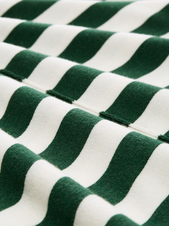 Loose fit knitted jumper with hood - green melange block stripe