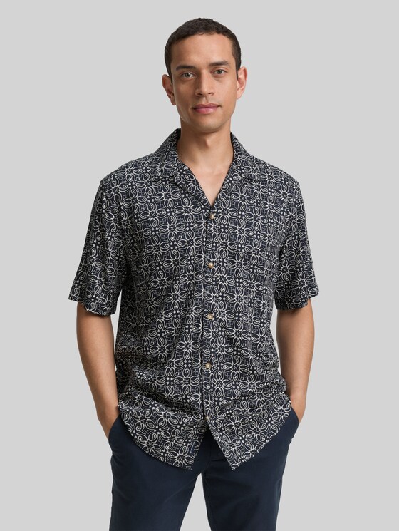 Comfort fit short-sleeved shirt in Hawaiian look - navy mosaic design
