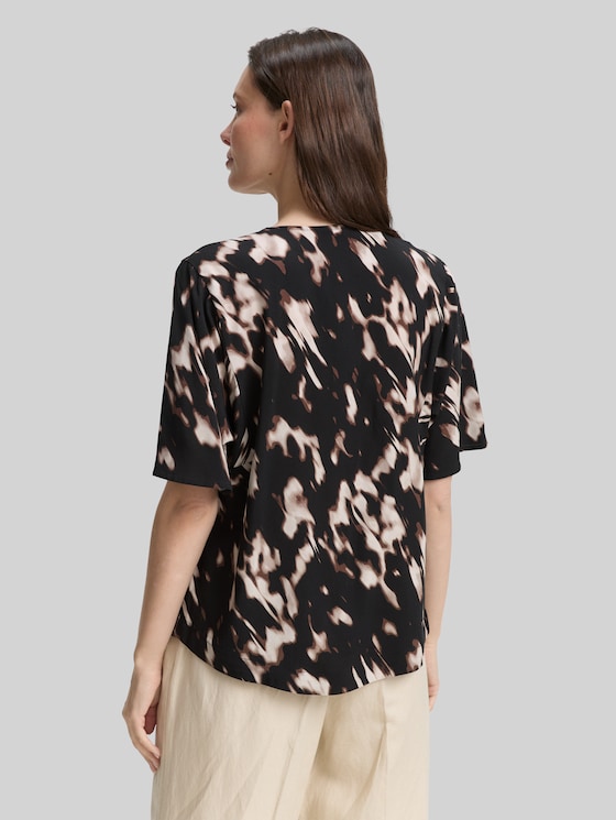Blouse with pattern - blurry animal design