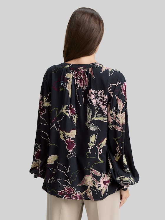 Loose fit blouse with pattern - big flower design