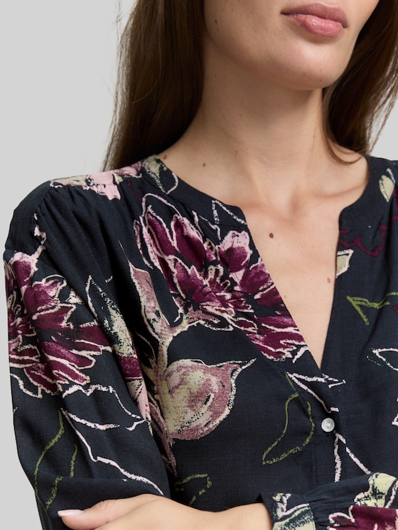 Loose fit blouse with pattern - big flower design