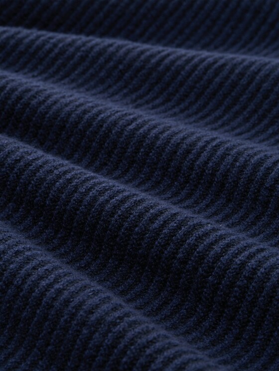 Loose fit knitted jumper with stand-up collar - blue rib structure
