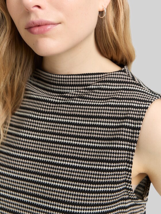 Jacquard top with stand-up collar - black knit structure stripe