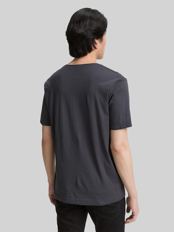 T-shirt with V-neck - Tarmac Grey