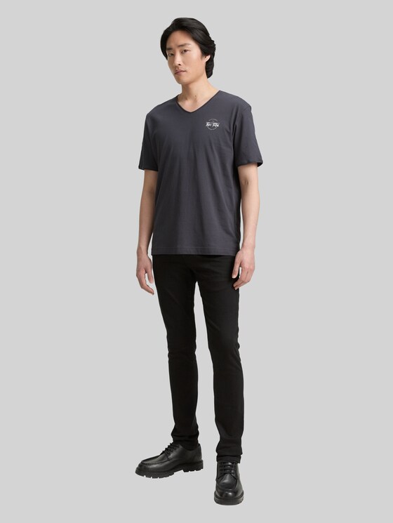 T-shirt with V-neck - Tarmac Grey