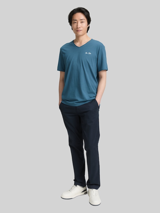 T-shirt with V-neck - real teal blue