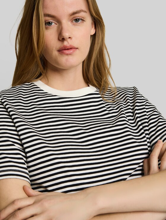 Boxy-fit T-shirt - black white stripe