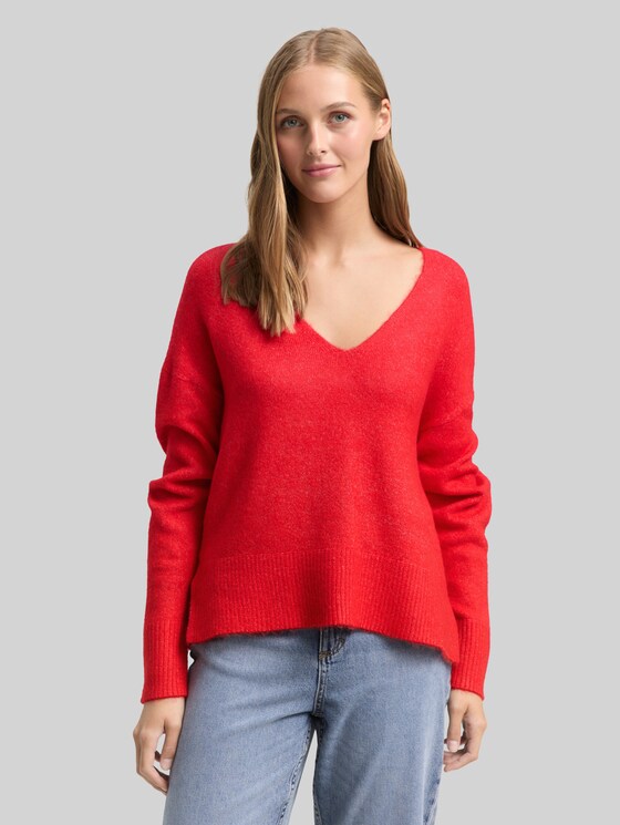 Relaxed fit knitted jumper with V-neck - brilliant red