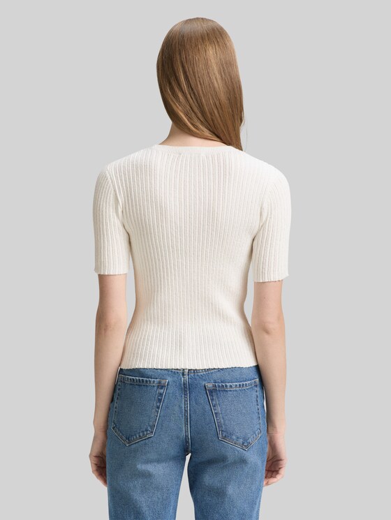 Knitted sweater with a ribbed texture - off white