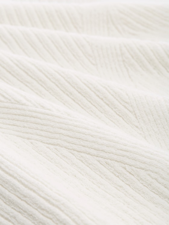 Knitted sweater with a ribbed texture - off white