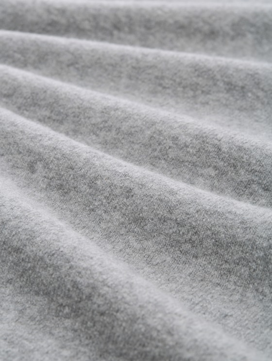 Knitted dress with a submarine neckline - medium silver grey melange