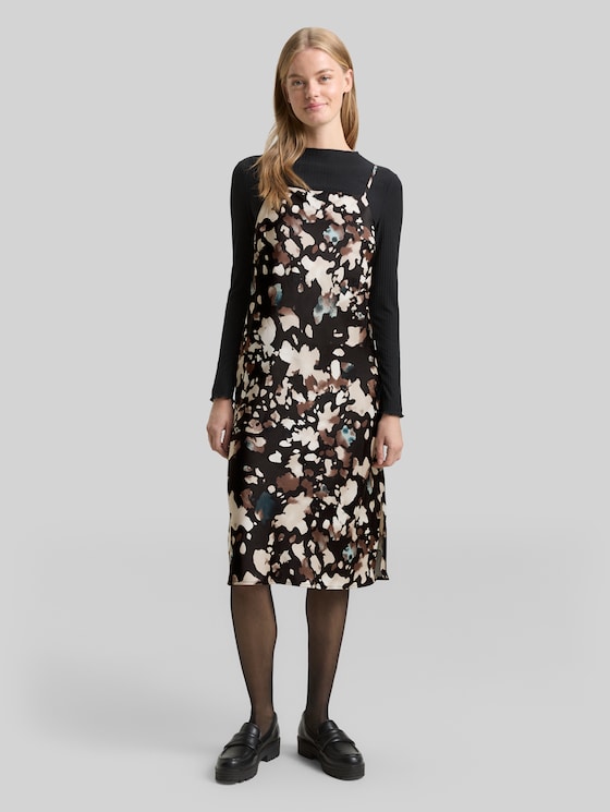 Satin midi dress with pattern - abstract print