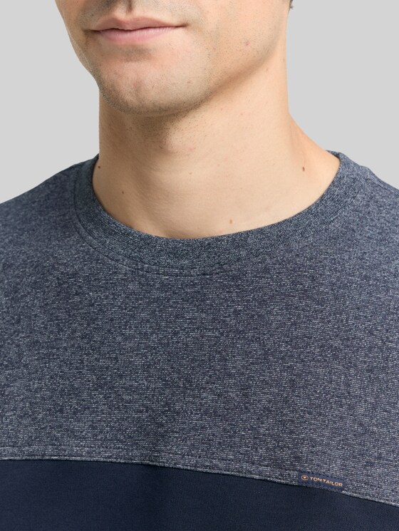 Crewneck sweatshirt with textured mix - sky captain blue