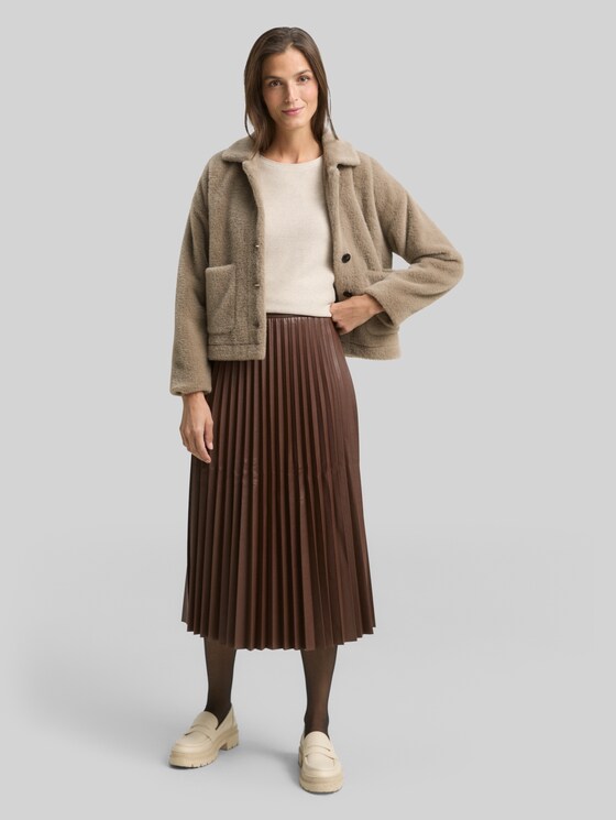 Pleated midi skirt in leather look - dark pecan brown