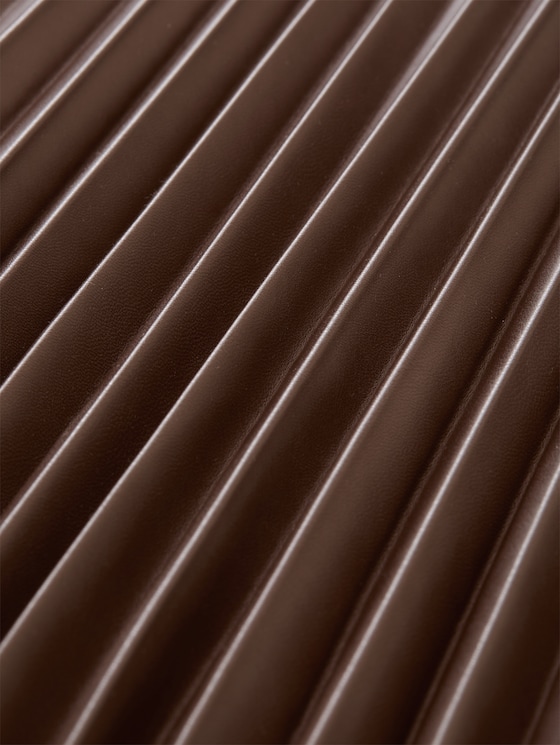 Pleated midi skirt in leather look - dark pecan brown