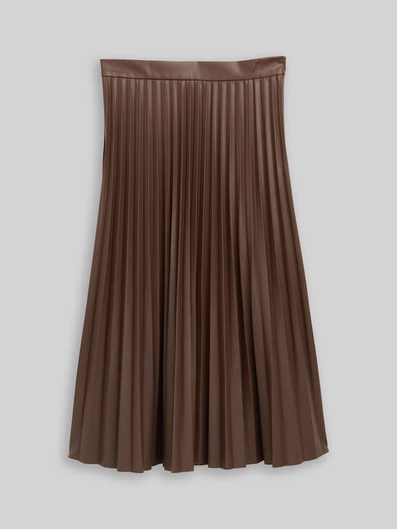 Pleated midi skirt in leather look - dark pecan brown