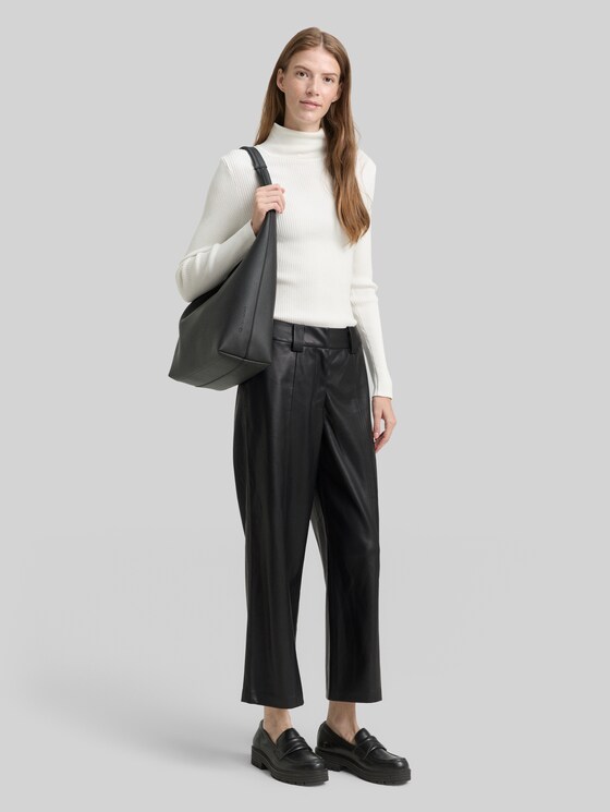 Culotte trousers in leather look - deep black