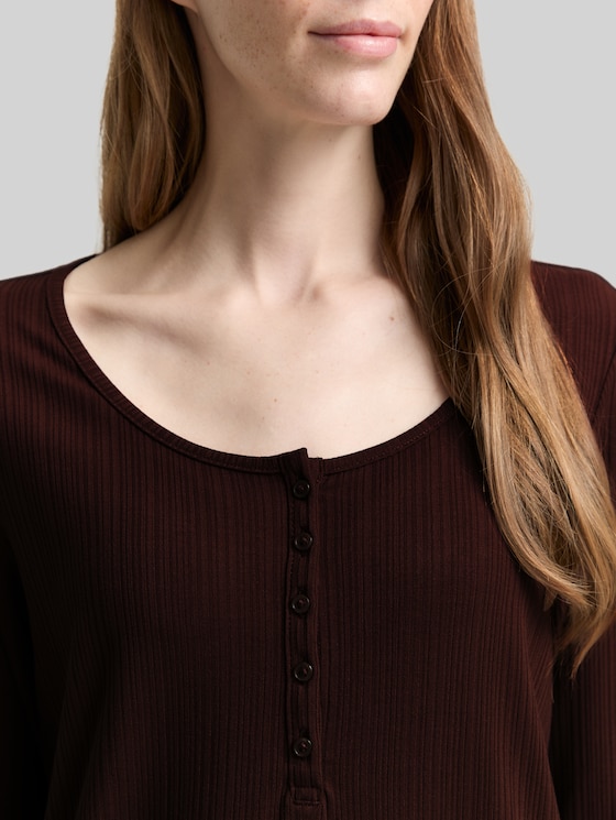 Slim-fit long-sleeved Henley - dark pecan brown