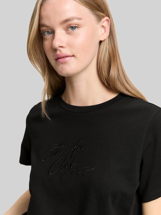 Loose fit T-shirt with glitter embroidery - deep black